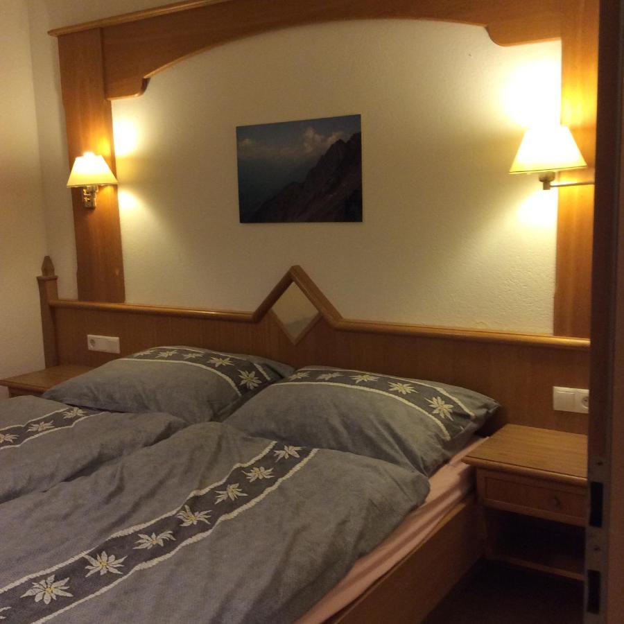 Haus Hotz Apartment Landeck Bagian luar foto