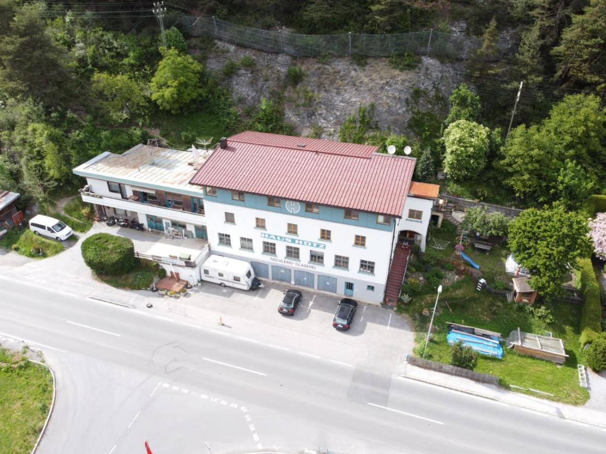 Haus Hotz Apartment Landeck Bagian luar foto