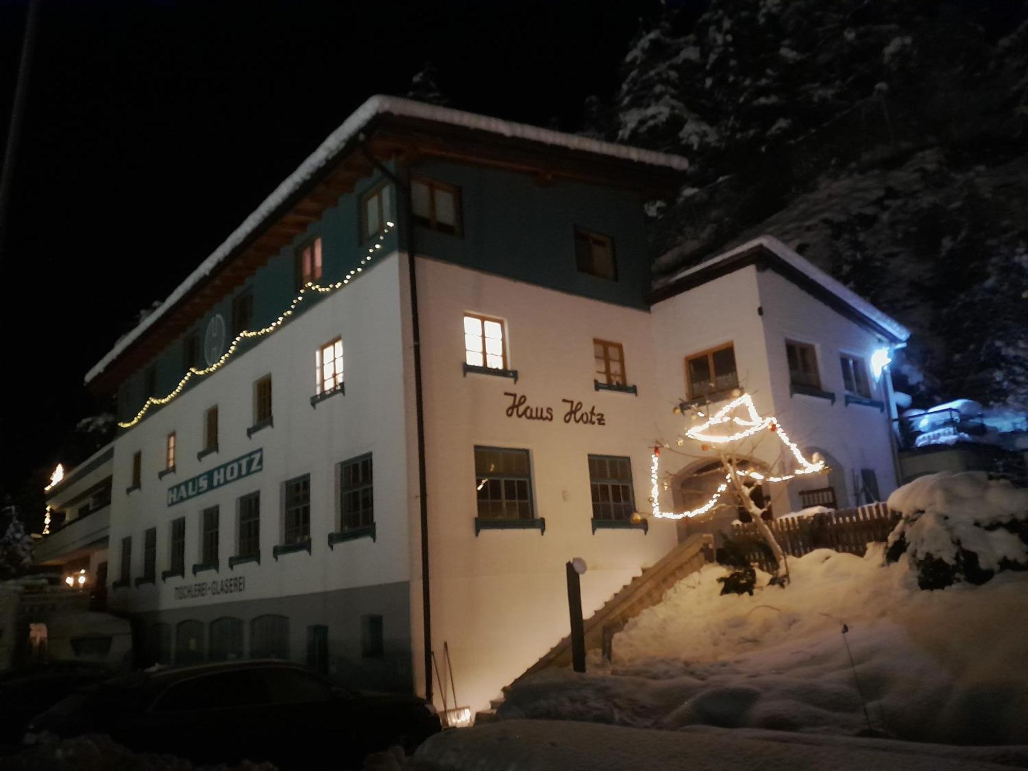 Haus Hotz Apartment Landeck Bagian luar foto